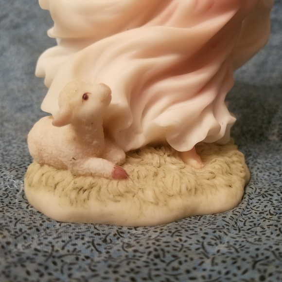 Seraphim Classics Easter Angel - Picture 3 of 9